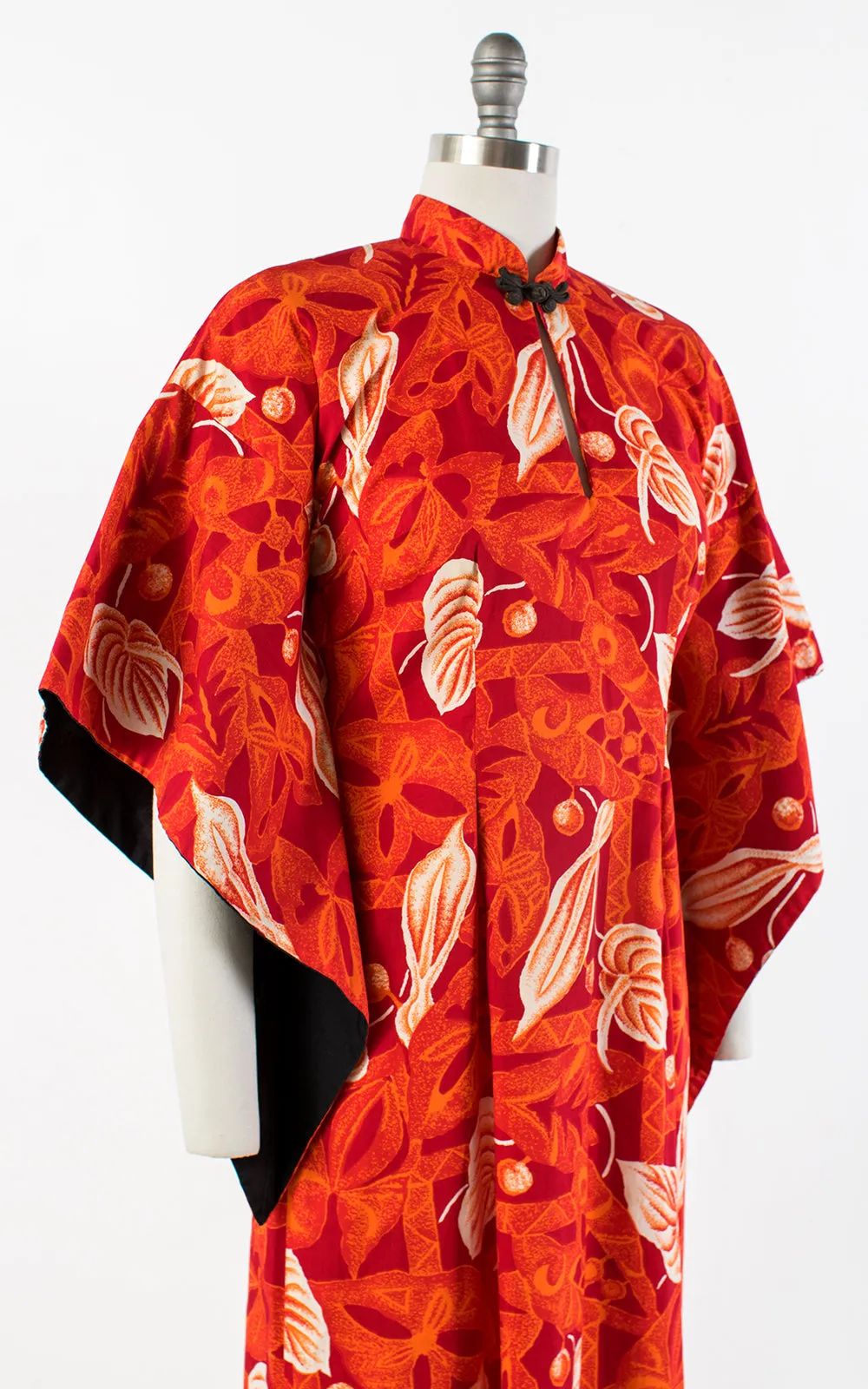 1950s Hawaiian Floral Cotton Pake Muu | medium